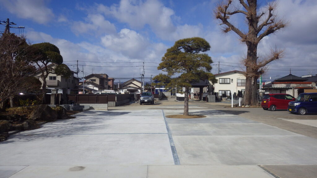 施工実例 福島市/台厳寺様　駐車場拡張工事＆コンクリート工事｜内池工業