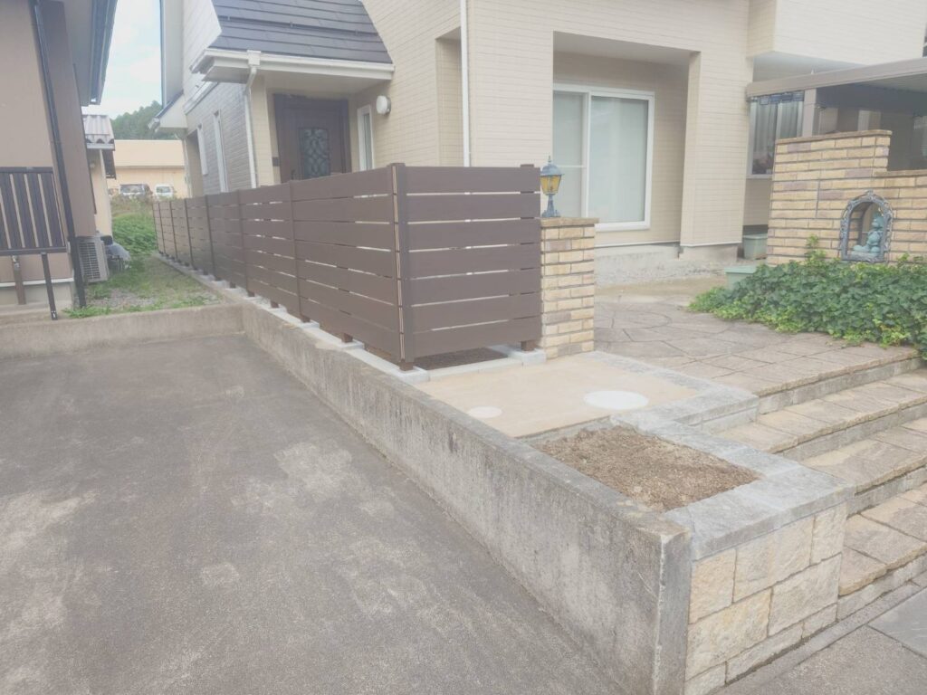 施工実例 二本松市/Ａ様邸　フェンス・花壇工事｜内池工業