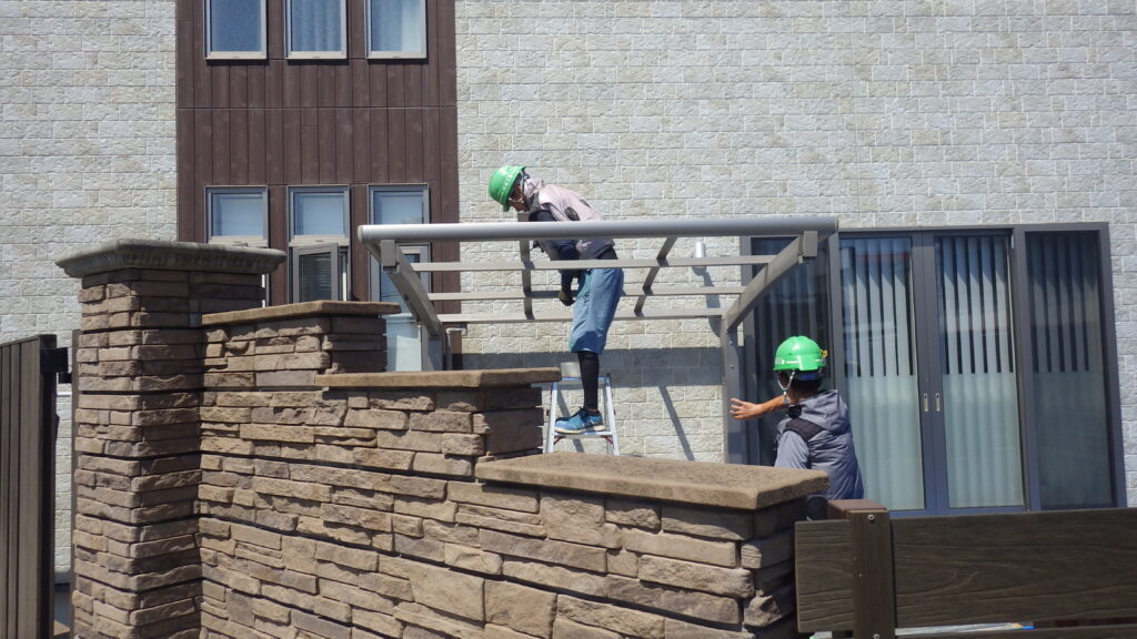 施工実例 相馬市/Ｓ様邸（リピーター様）　駐輪場屋根工事｜内池工業